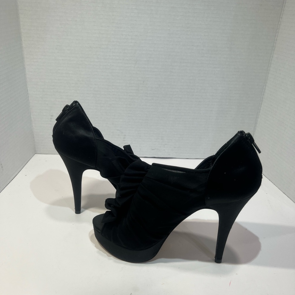 Chinese Laundry Black Ruffle Peep-Toe Platform Heels - Picture 5 of 6